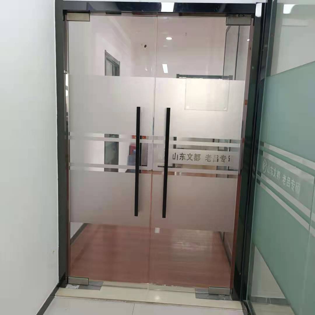 浴室玻璃門的種類有哪些？